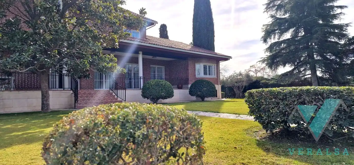 Casa o xalet en venda a Del Bonsái, Prado Norte