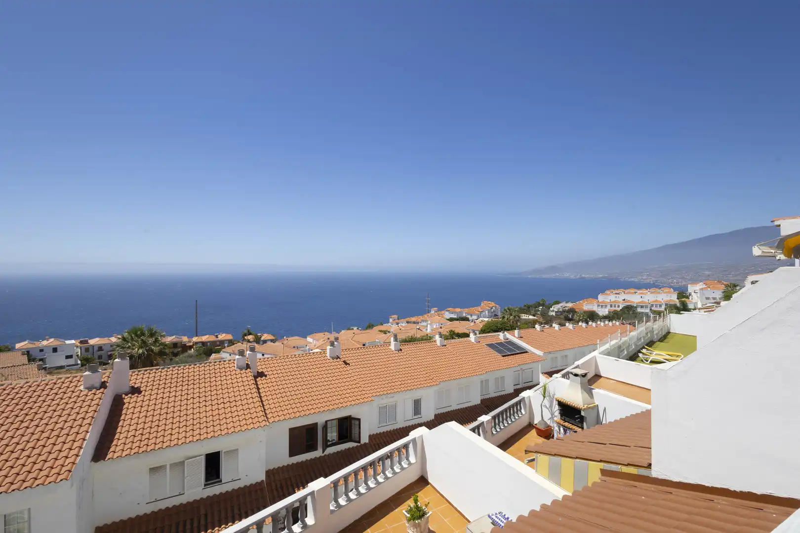 Vista exterior de Casa adosada en venta en El Rosario con Aire acondicionado, Jardín privado y Terraza