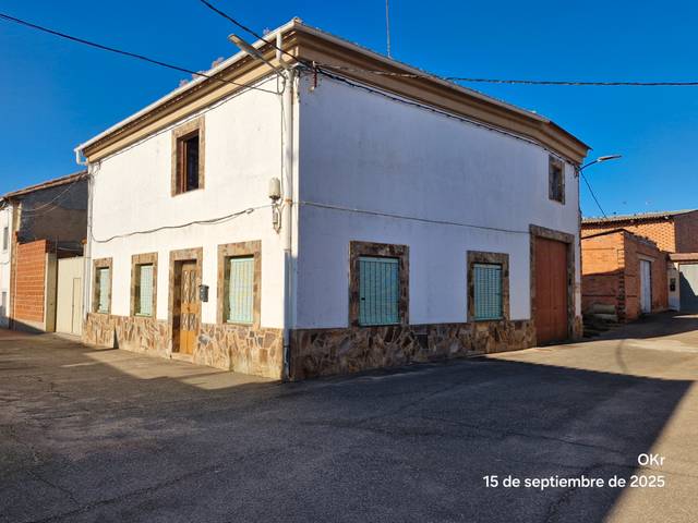 Casa-chalet en Venta en Calle Frontón, 20 en Manganeses de la Polvorosa