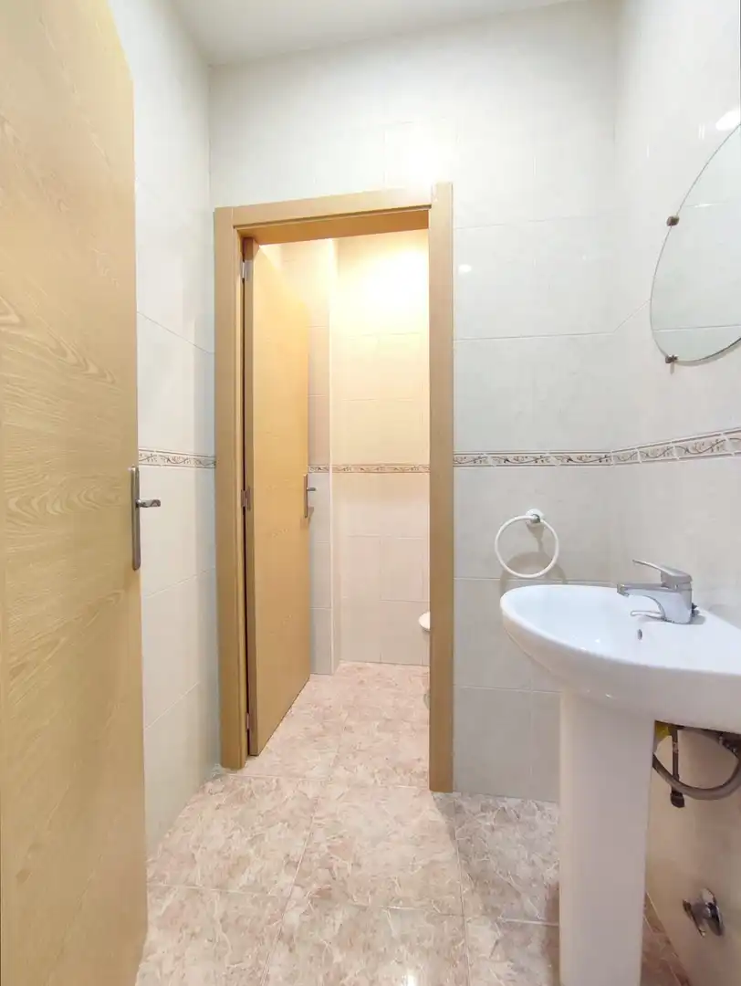 Badezimmer von Geschaftsraum zum Verkauf in  Pamplona / Iruña