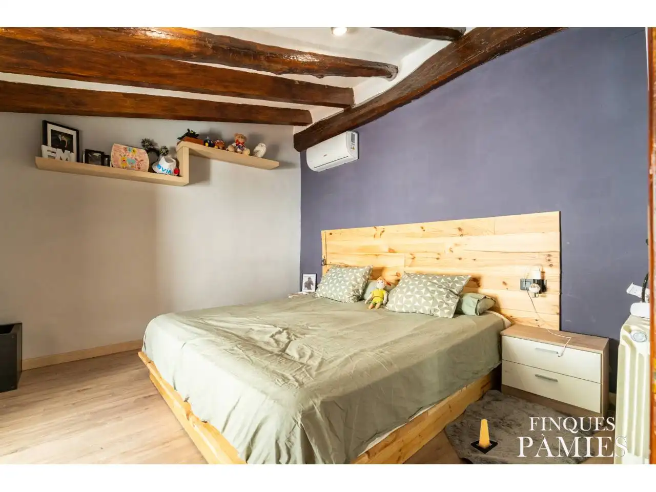 Dormitori de Casa o xalet en venda en Gratallops amb Aire condicionat, Calefacció i Parquet