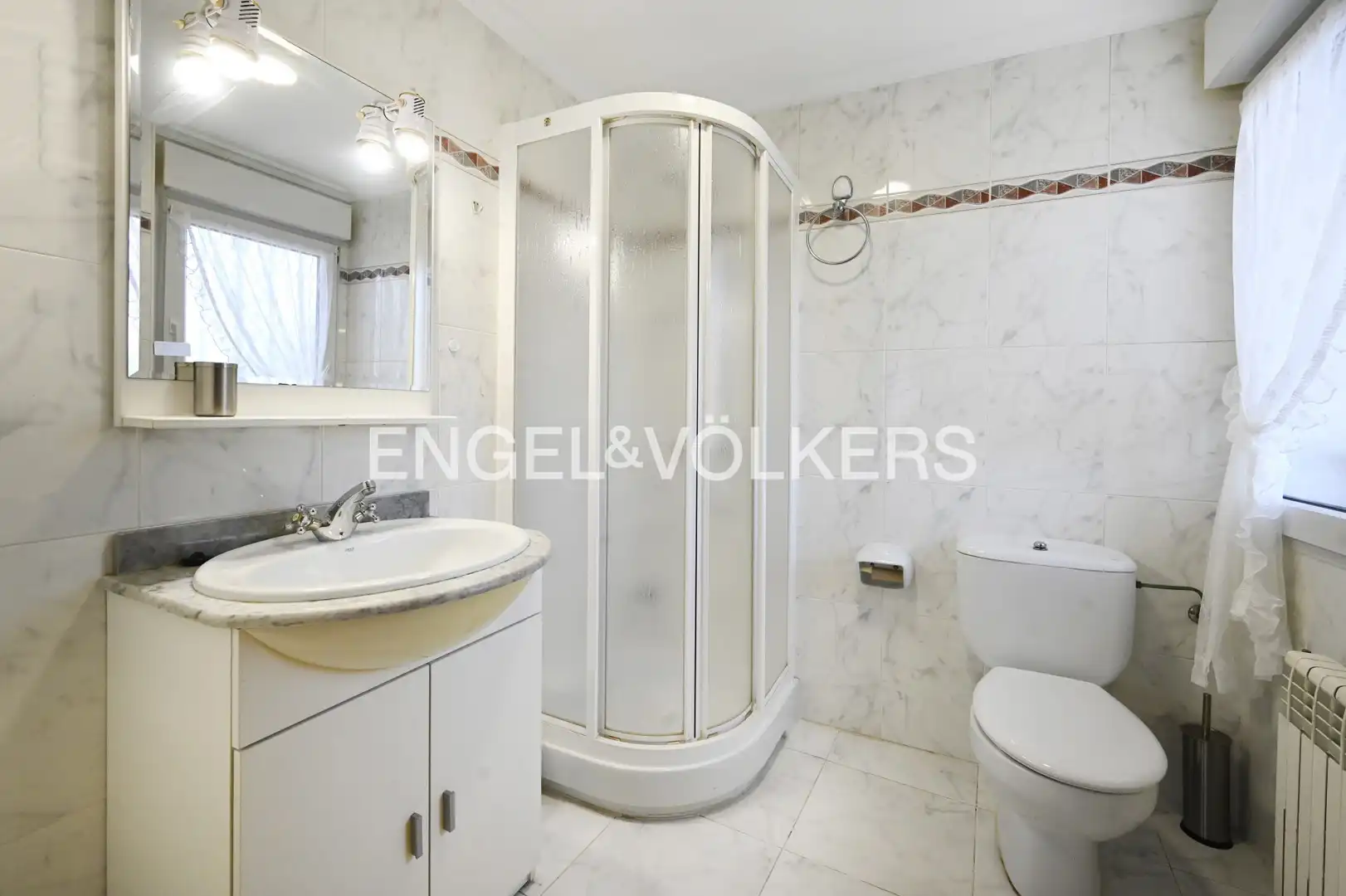 Bathroom of Houses for sale in Camargo  with Heating, Private garden and Terrace
