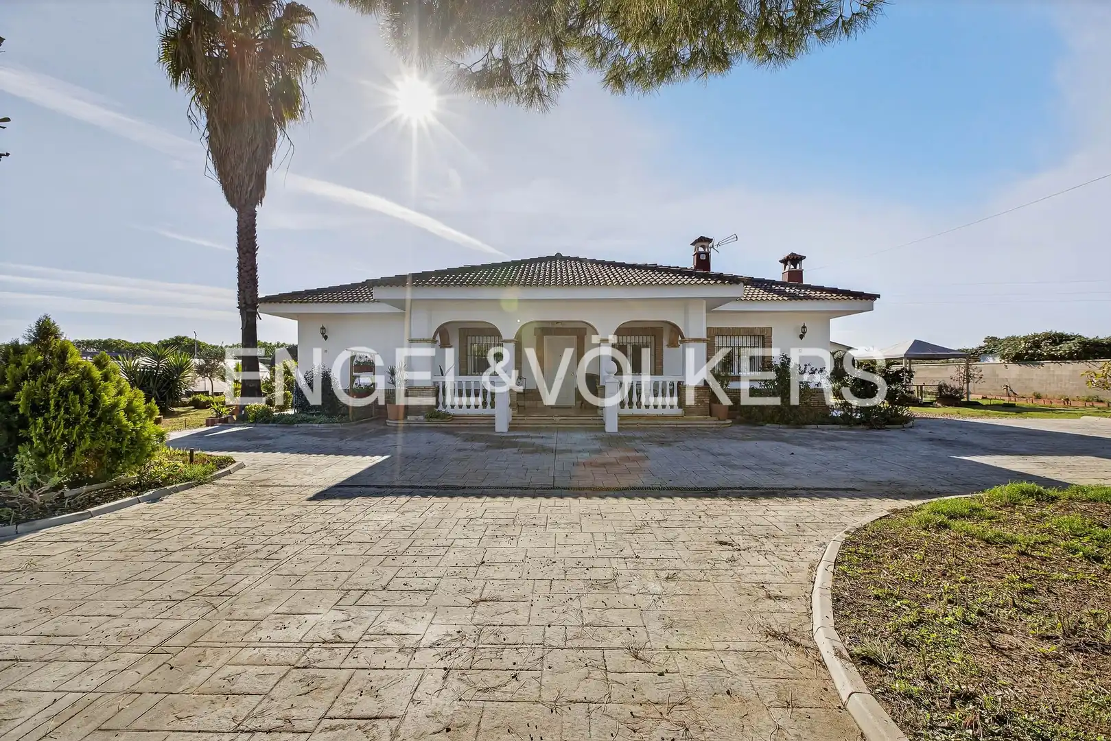 Casa con piscina en venta en Carmona