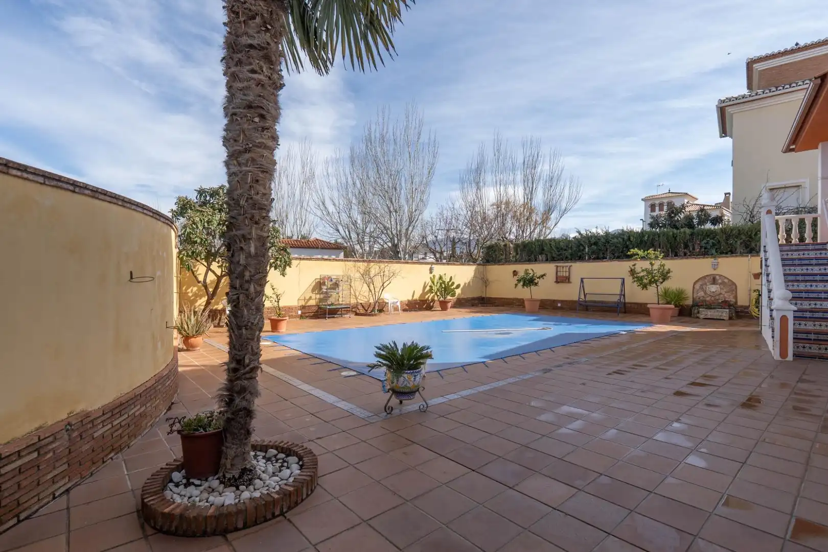 Piscina de Edificio en venta en Villa de Otura