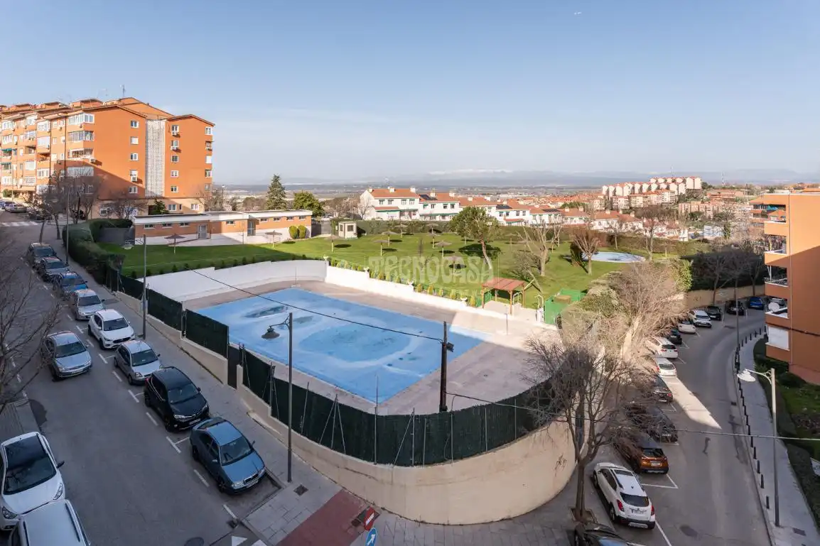 Vista exterior de Pis en venda en Algete amb Aire condicionat, Calefacció i Terrassa