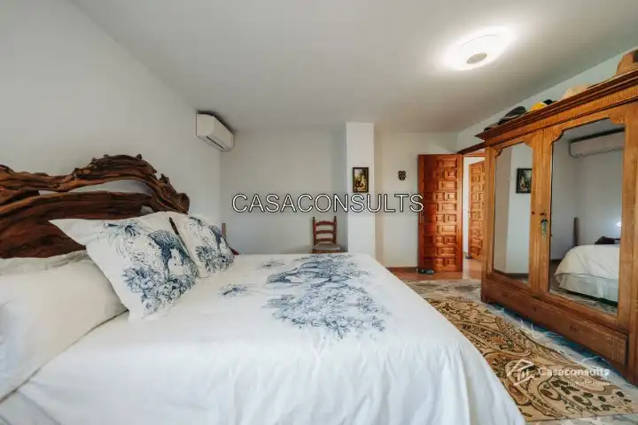 Dormitori de Casa o xalet en venda en Sierra Engarcerán amb Aire condicionat, Calefacció i Jardí privat