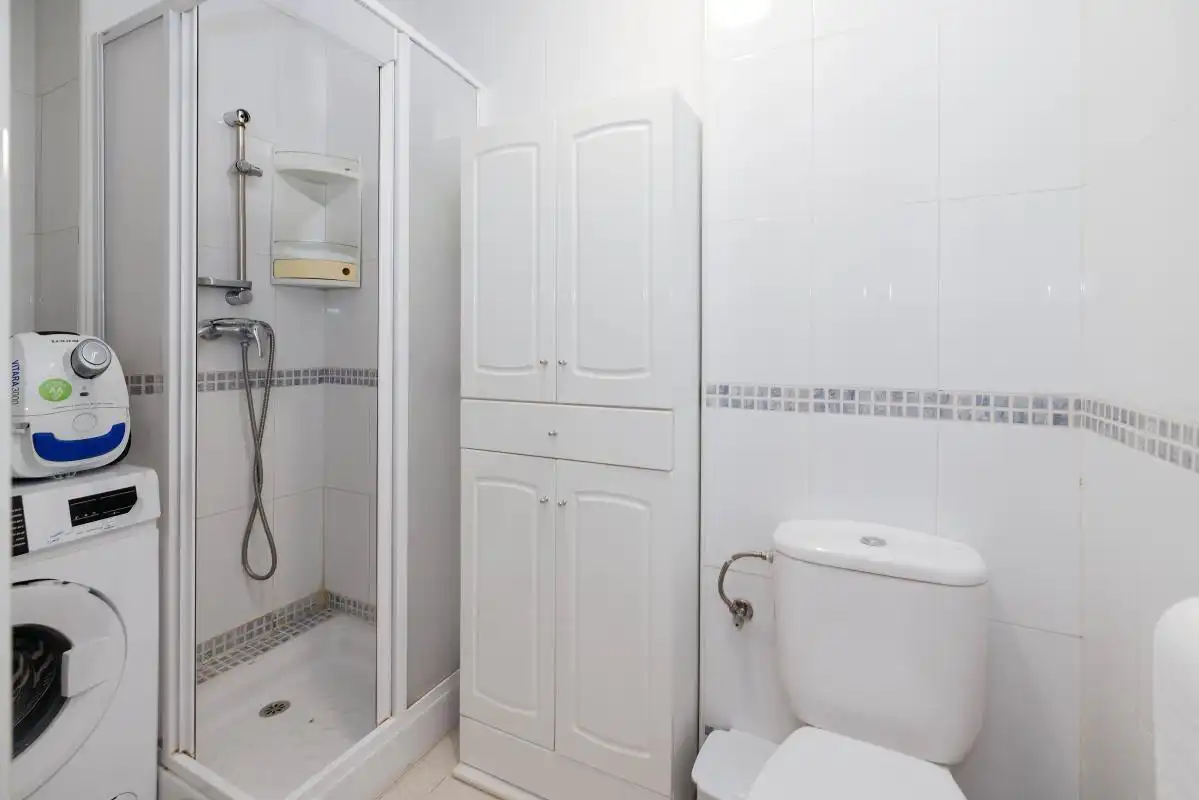 Baño de Estudio en venta en Torremolinos con Aire acondicionado, Calefacción y Terraza