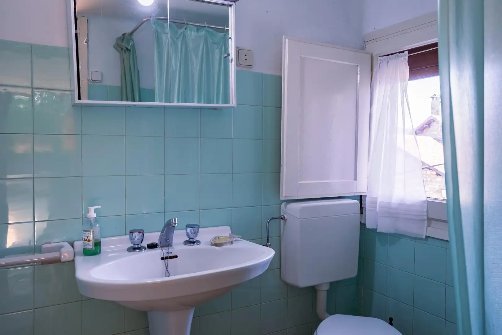 Baño de Casa o chalet en venta en Aragüés del Puerto con Jardín privado, Terraza y Amueblado