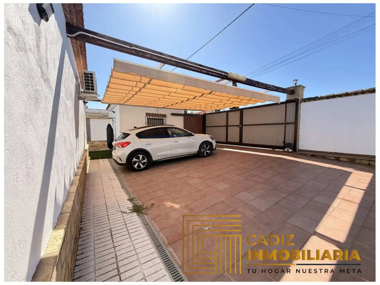 Aparcament de Finca rústica en venda en Chiclana de la Frontera amb Aire condicionat, Jardí privat i Terrassa