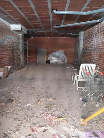Local comercial en Alquiler en El Quiñón