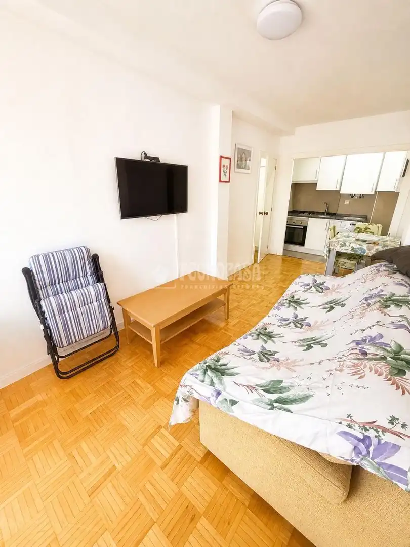 Habitación de Piso en venta en Madrid con Terraza
