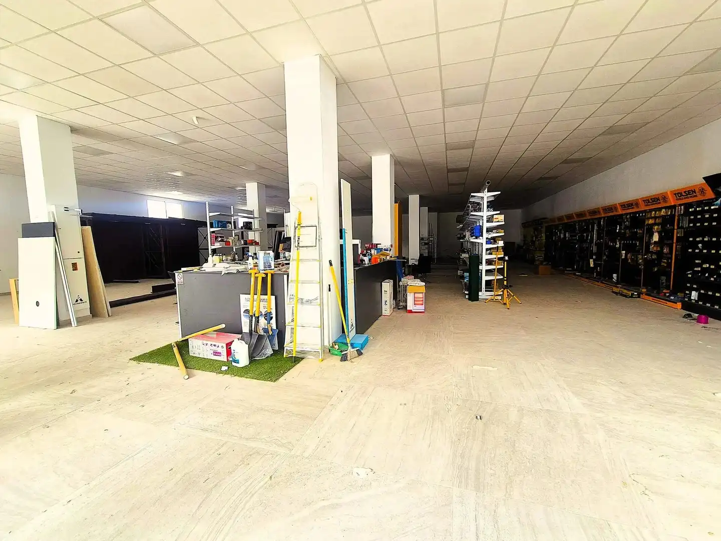 Local comercial de lloguer a Loja, imagen 7