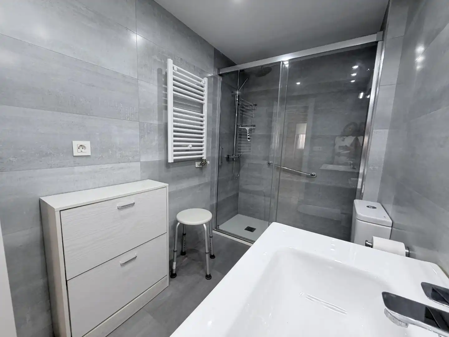 Badezimmer von Wohnung zur Miete in Zaragoza mit Klimaanlage, Heizung und Terrasse