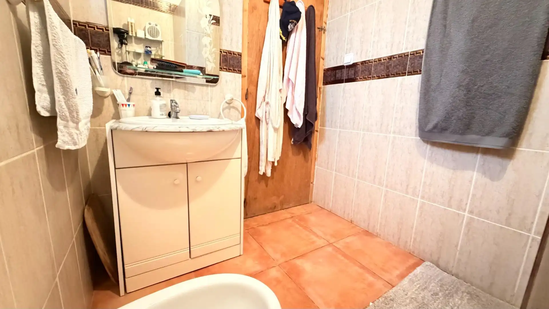 Bathroom of Houses for sale in Elche / Elx  with Heating, Private garden and Storage room