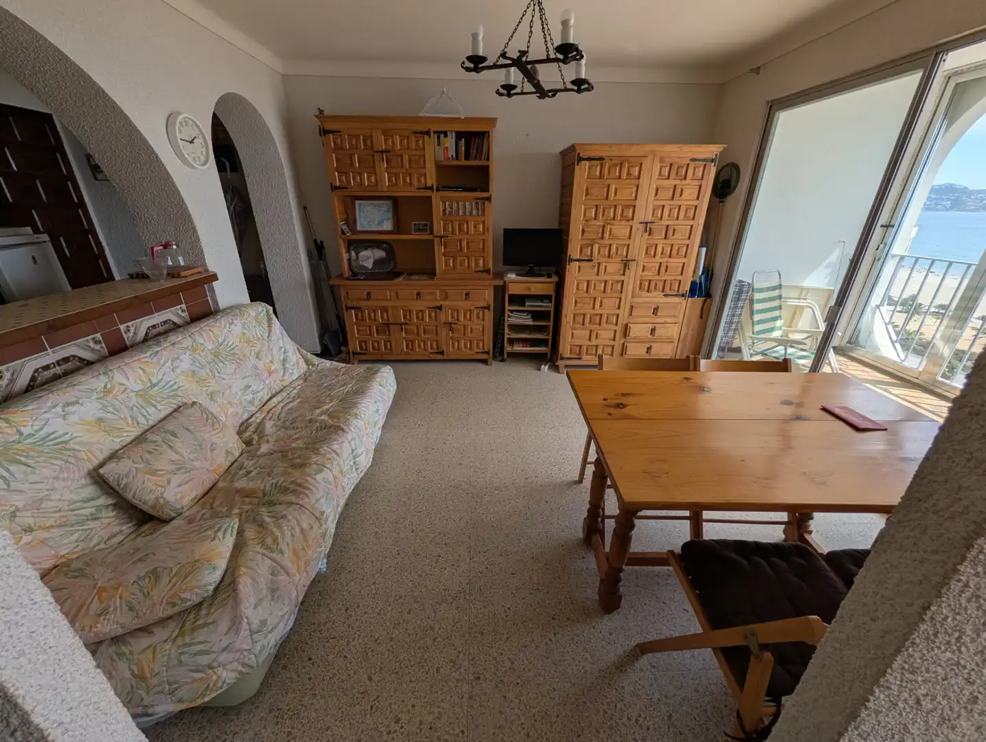 Sala d'estar de Apartament en venda en Empuriabrava amb Aire condicionat, Moblat i Forn