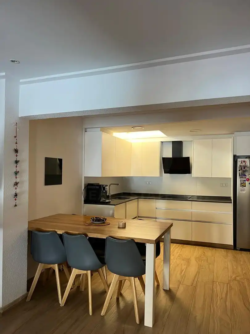Casa amb piscina en venda a Avenida de Polonia 296, imagen 2