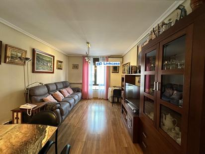 Living room of Flat for sale in  Madrid Capital  with Heating and Balcony