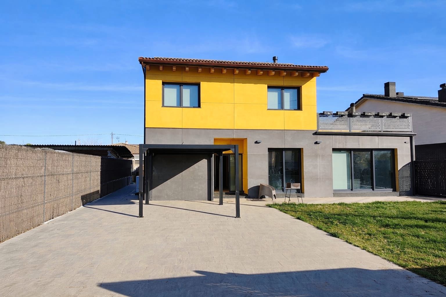 Vista exterior de Casa o chalet en venta en Fontcoberta con Aire acondicionado, Calefacción y Jardín privado