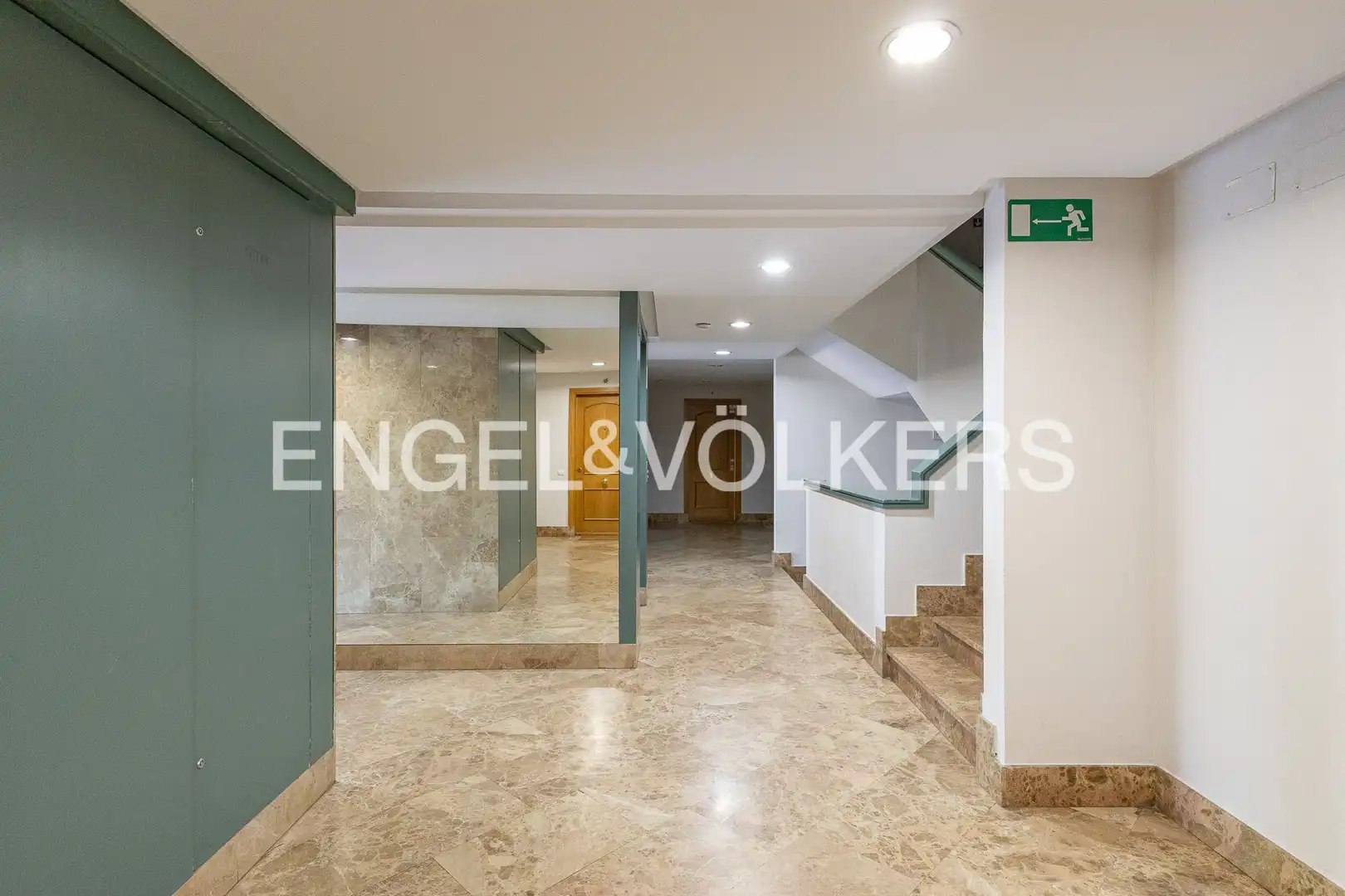 Dúplex en venta en Majadahonda con Aire acondicionado, Calefacción y Jardín privado