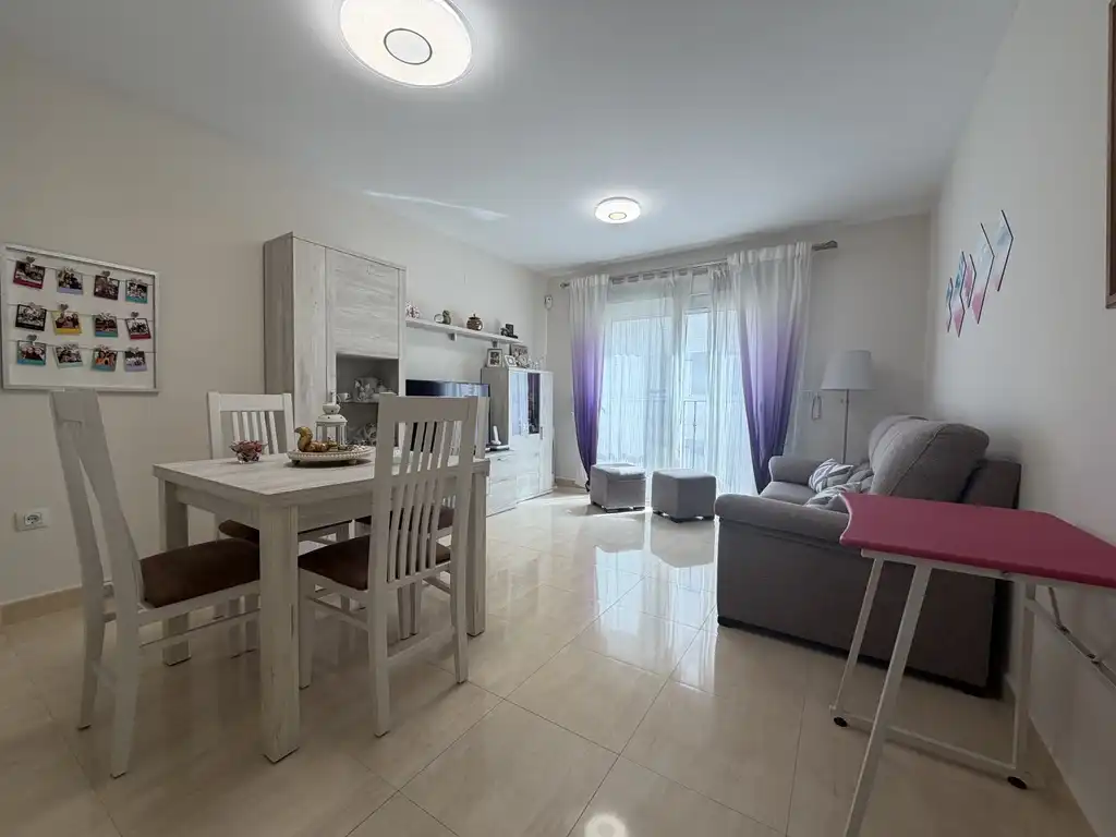 Apartamento con ascensor en venta en Centro Urbano, imagen 3