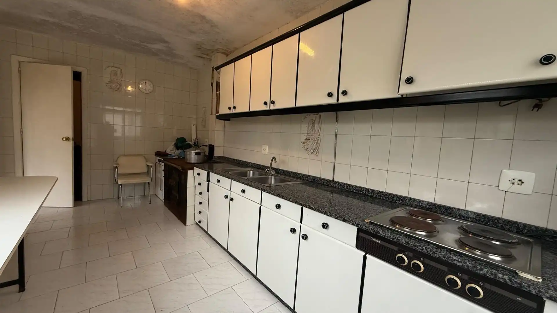 Cocina de Casa o chalet en venta en Coles con Jardín privado, Terraza y Trastero