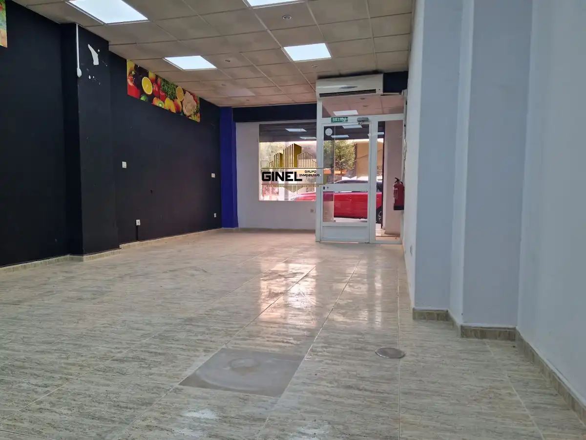 Local commercial à vendre à Renfe - Bulevar 1ª y 2ª Fase
