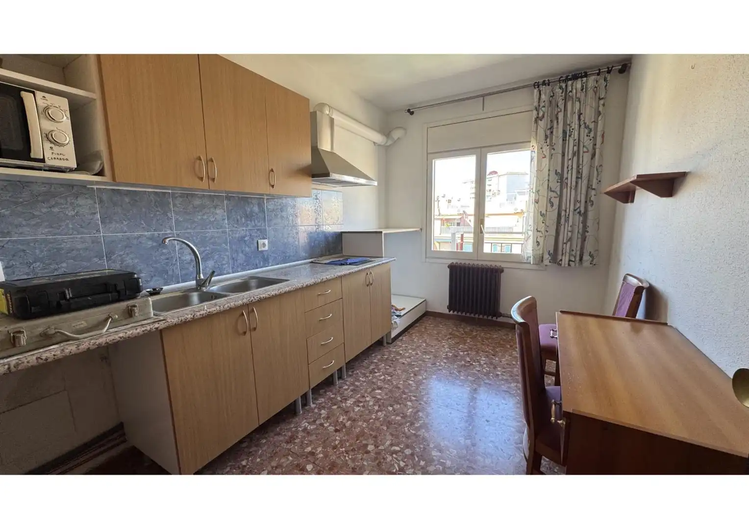 Cuina de Dúplex en venda en Cerdanyola del Vallès amb Calefacció, Traster i Balcó