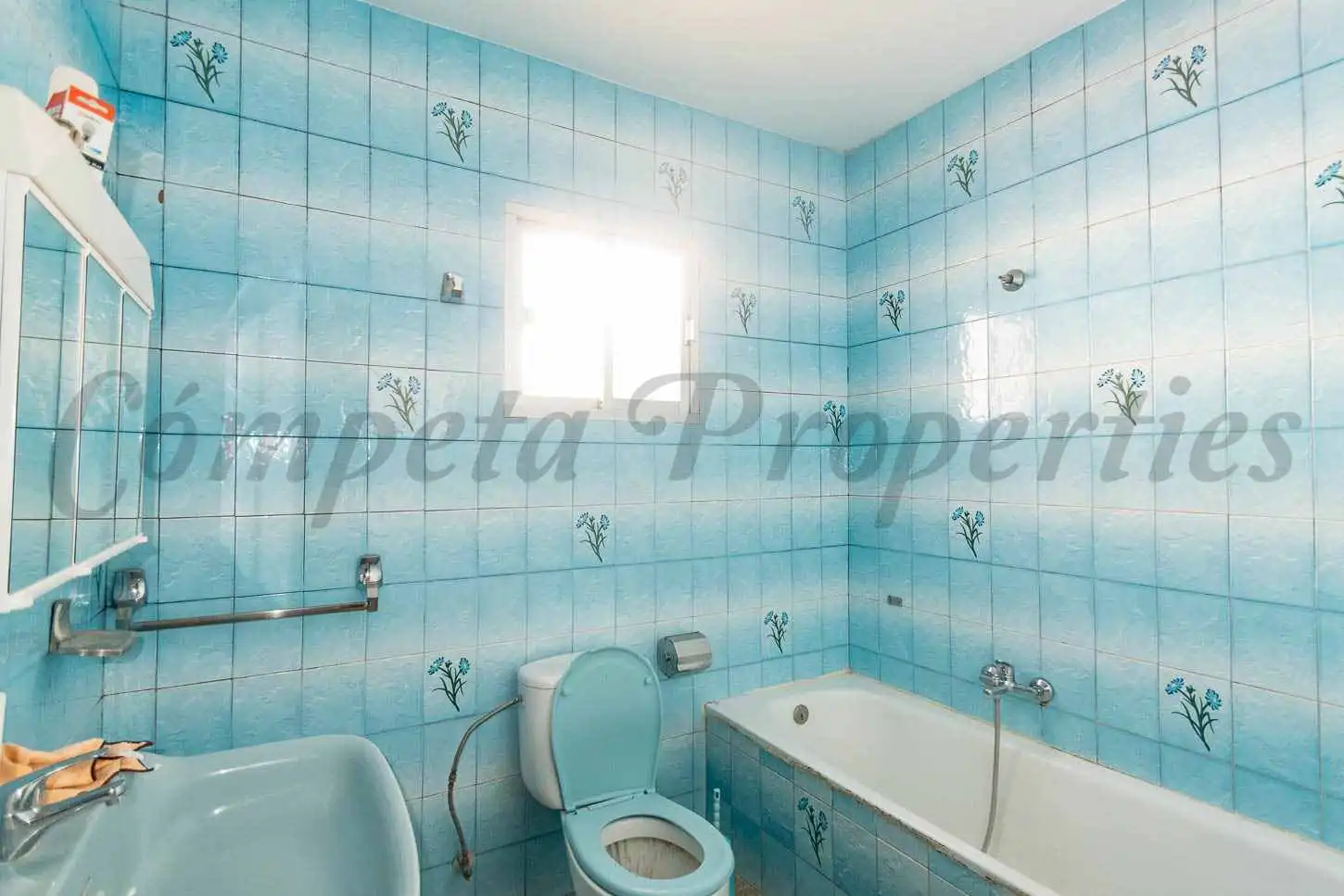 Baño de Casa adosada en venta en Torrox con Terraza, Trastero y Amueblado