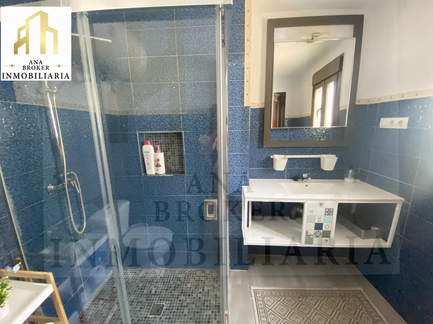 Bany de Casa o xalet en venda en Ronda amb Aire condicionat, Terrassa i Moblat