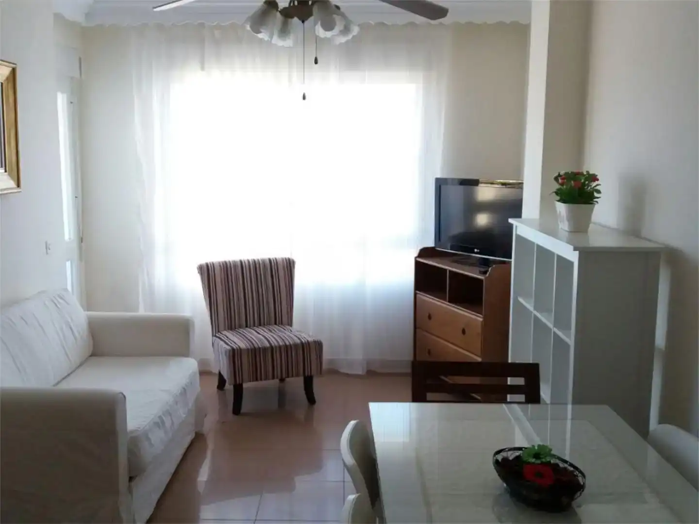 Wohnzimmer von Wohnungen zur Miete in Rota mit Privatgarten, Möbliert und Balkon