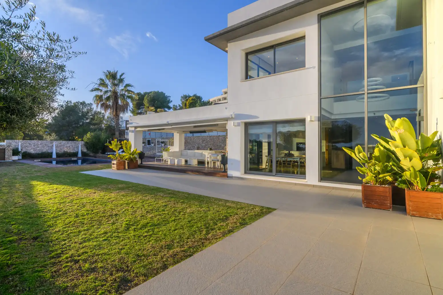 Vista exterior de Casa o xalet en venda en Sitges amb Terrassa, Traster i Piscina