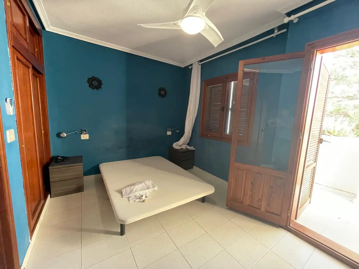 Habitación de Casa adosada en venta en San Pedro del Pinatar con Jardín privado, Amueblado y Piscina comunitaria