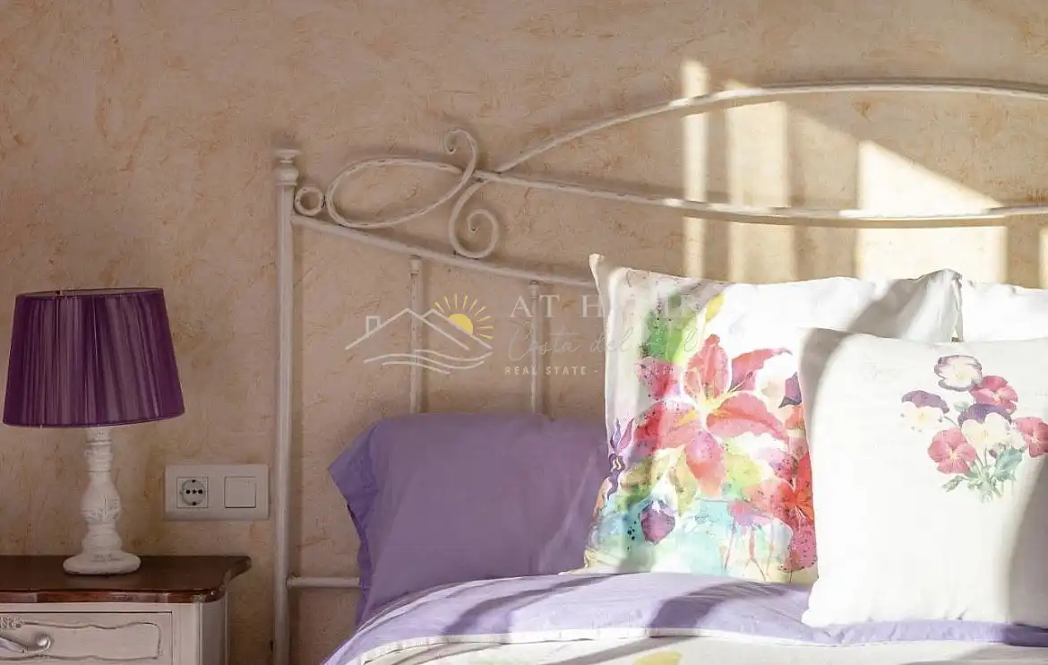 Habitación de Casa o chalet en venta en Nerja con Terraza, Piscina y Horno