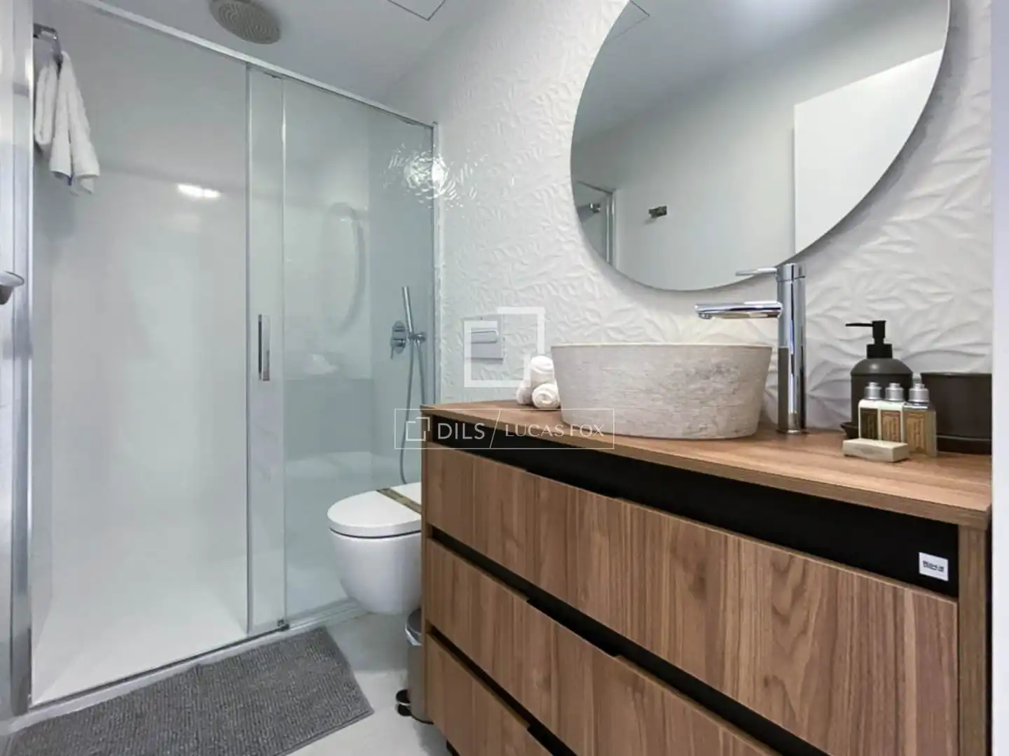 Baño de Piso de alquiler en Sant Miquel de Fluvià con Aire acondicionado, Parquet y Amueblado