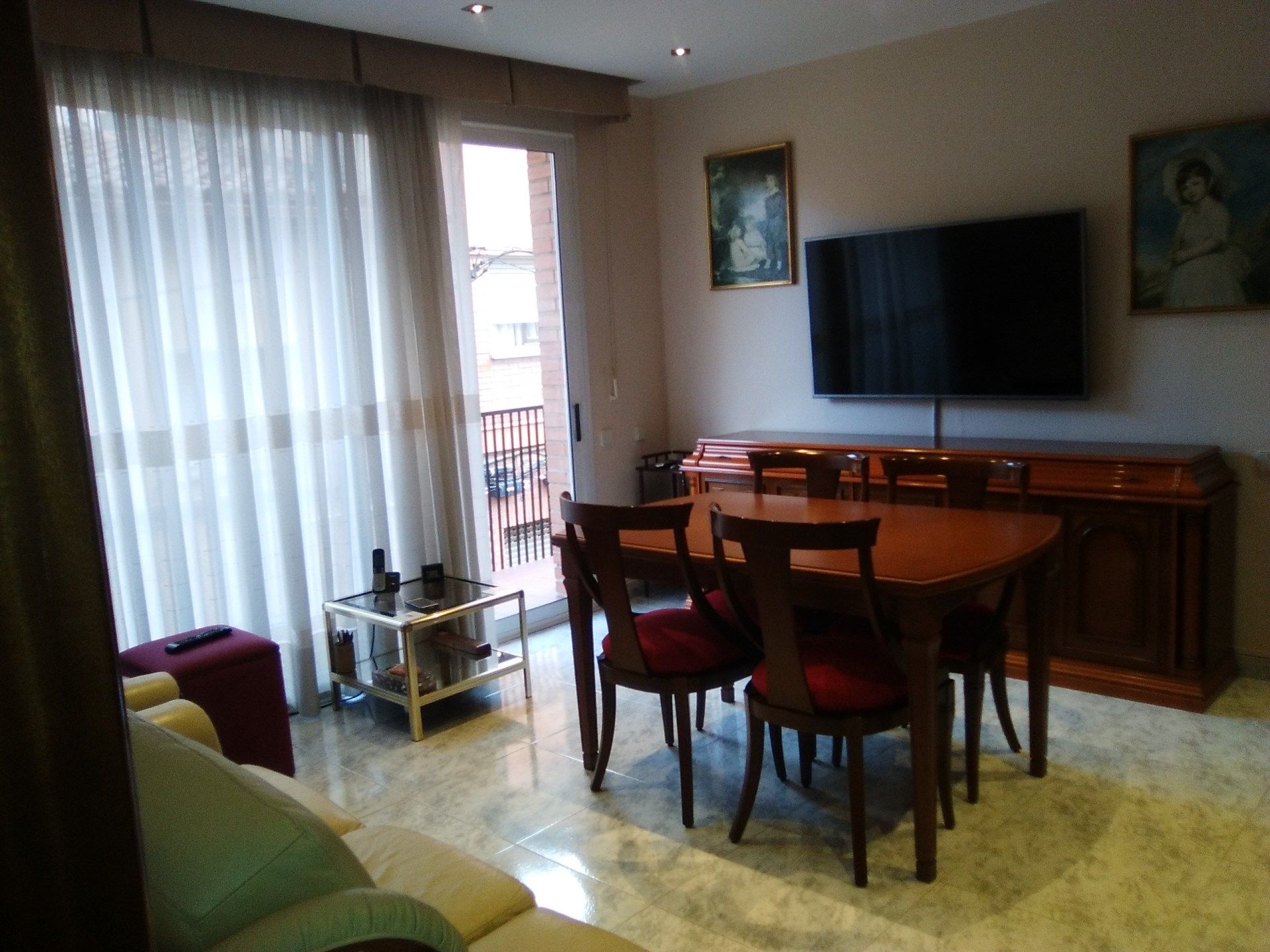 Living room of Flat for sale in Cerdanyola del Vallès  with Heating, Furnished and Balcony