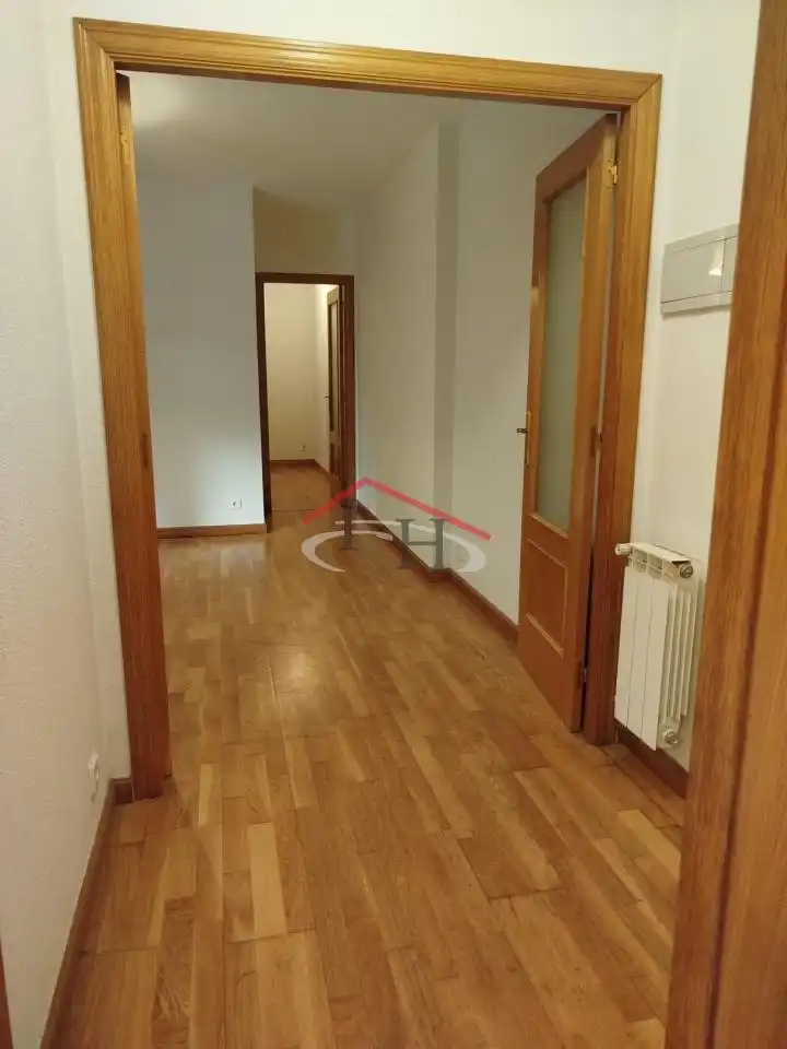 Wohnung zur Miete in León Capital  mit Heizung, Parkett und Abstellraum