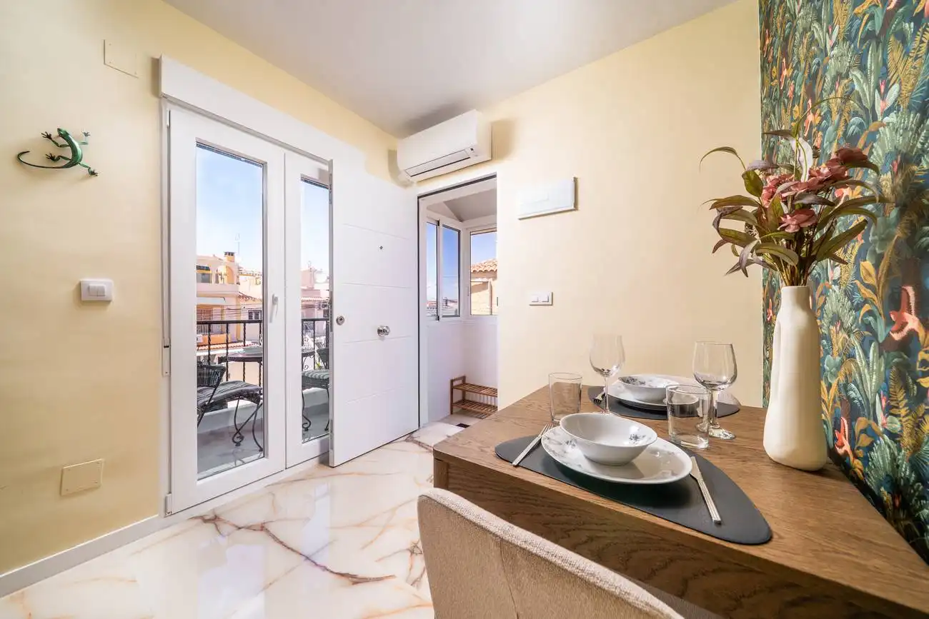 Apartamento con piscina en venta en Zona Carrefour - Urbanizaciones, imagen 2