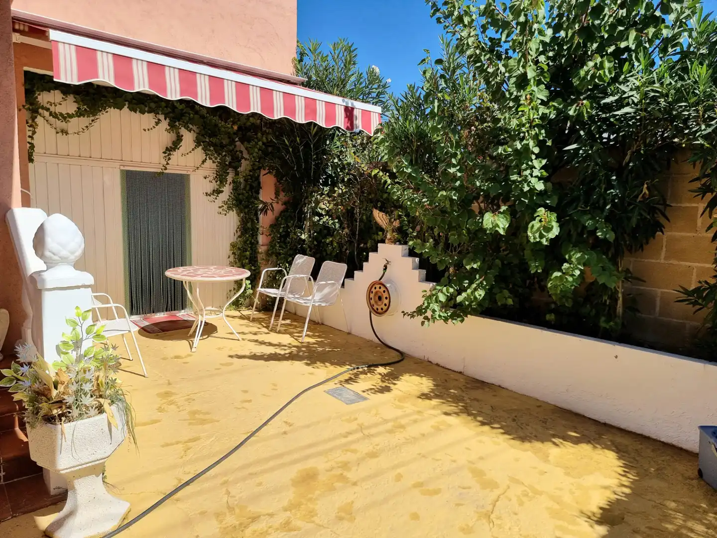 Terrassa de Casa o xalet en venda en Escalona amb Aire condicionat, Jardí privat i Traster