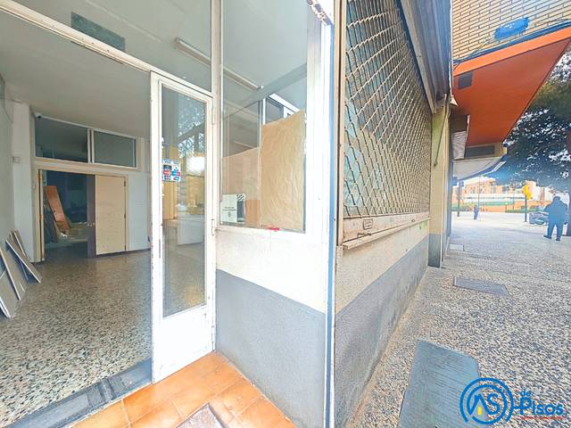 Local comercial en Alquiler en Avenida de Cesáreo Alierta, 55 en La Granja