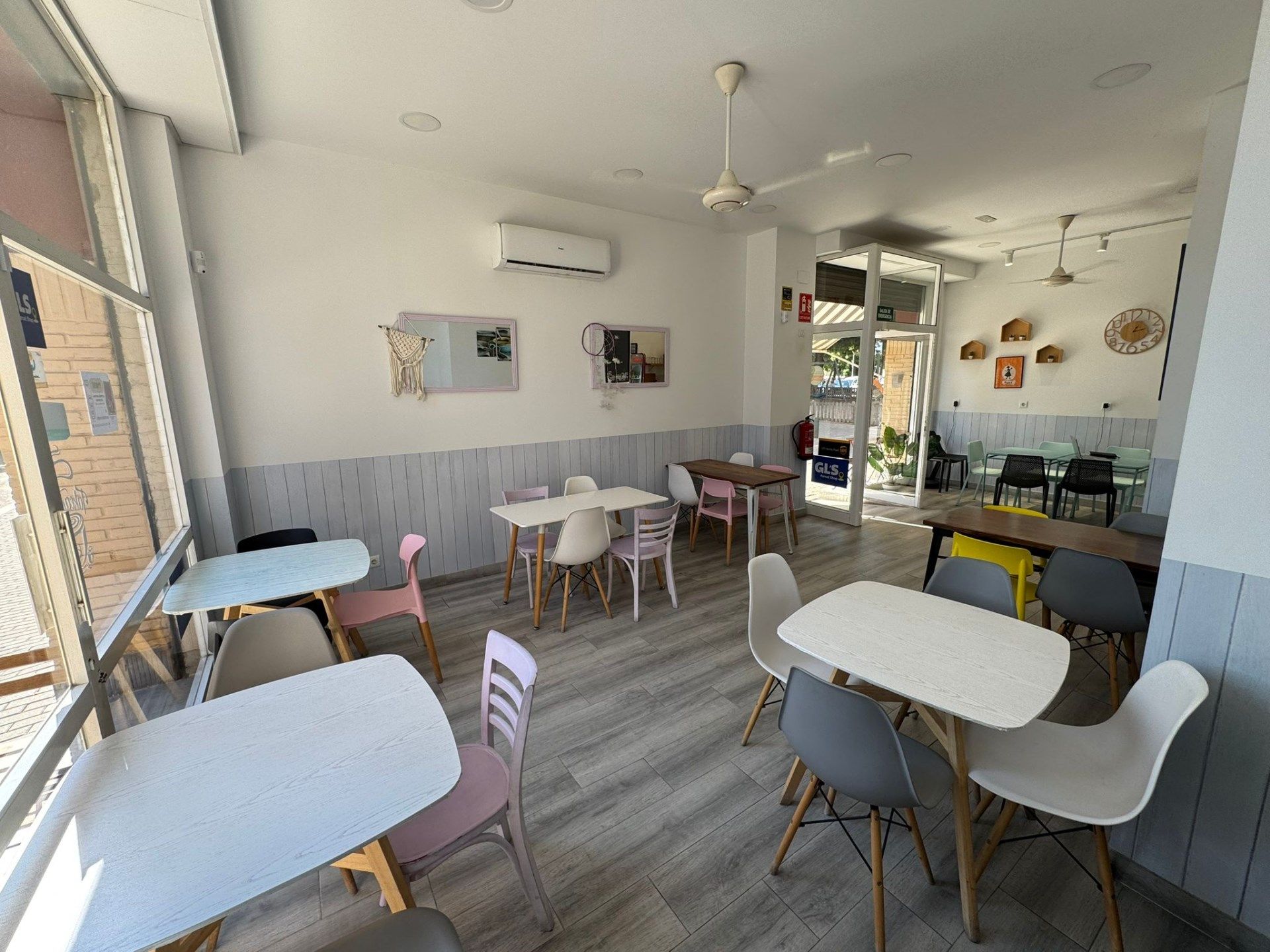 Local en traspaso en L'Hospitalet de Llobregat con Aire acondicionado