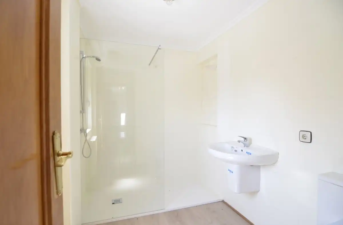 Bathroom of Houses for sale in Calvarrasa de Abajo  with Heating