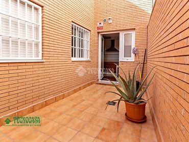 Casa aparellada en venda a El Ejido Ciudad