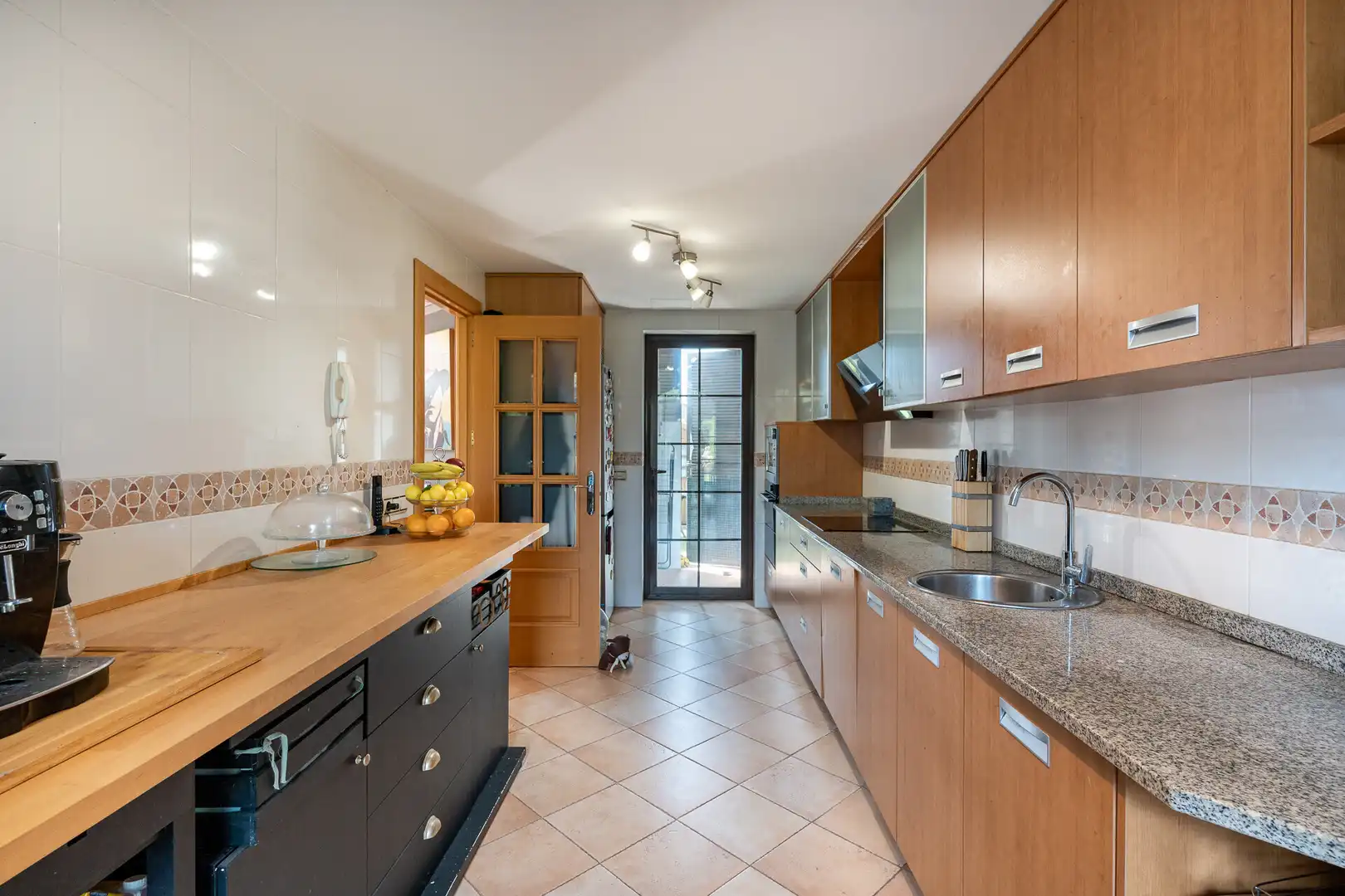 Küche von Einfamilien-Reihenhaus zum Verkauf in Llucmajor mit Privatgarten, Terrasse und Schwimmbad