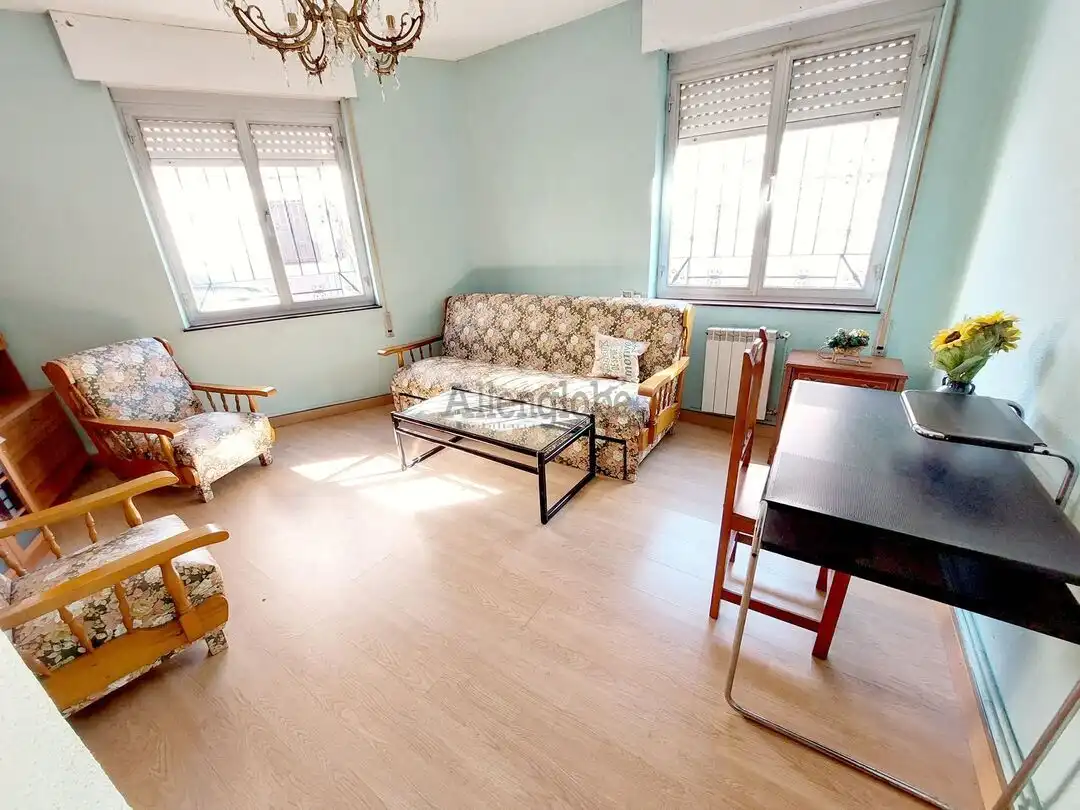 Außenansicht von Wohnung zum Verkauf in Oviedo  mit Heizung und Abstellraum