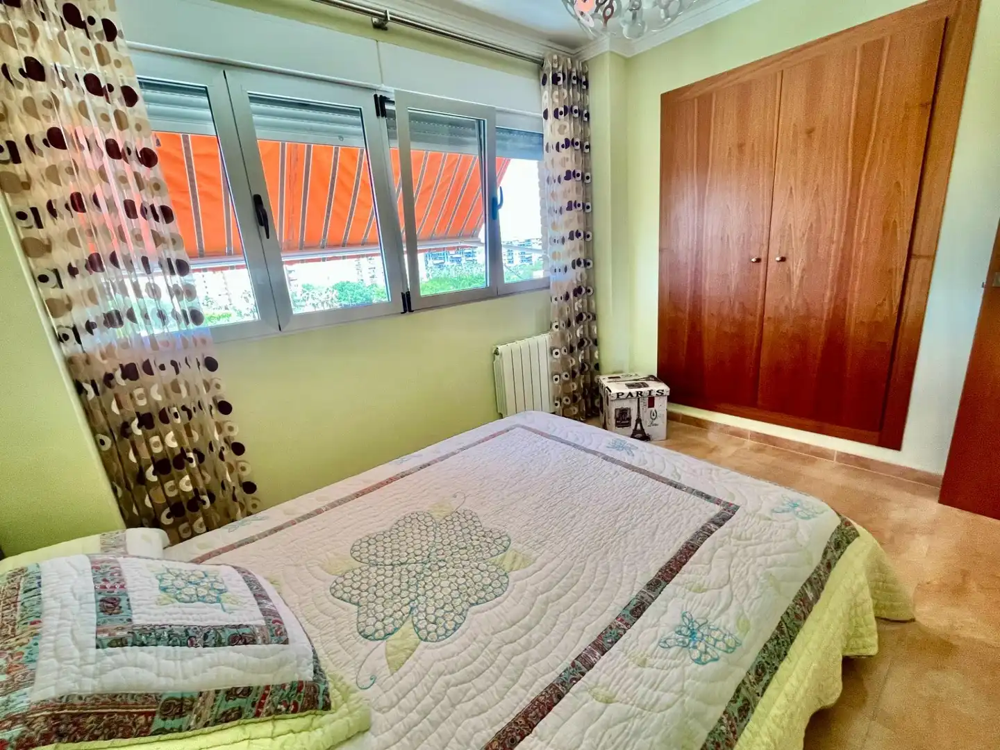 Habitación de Piso en venta en Alicante / Alacant con Aire acondicionado, Calefacción y Piscina comunitaria