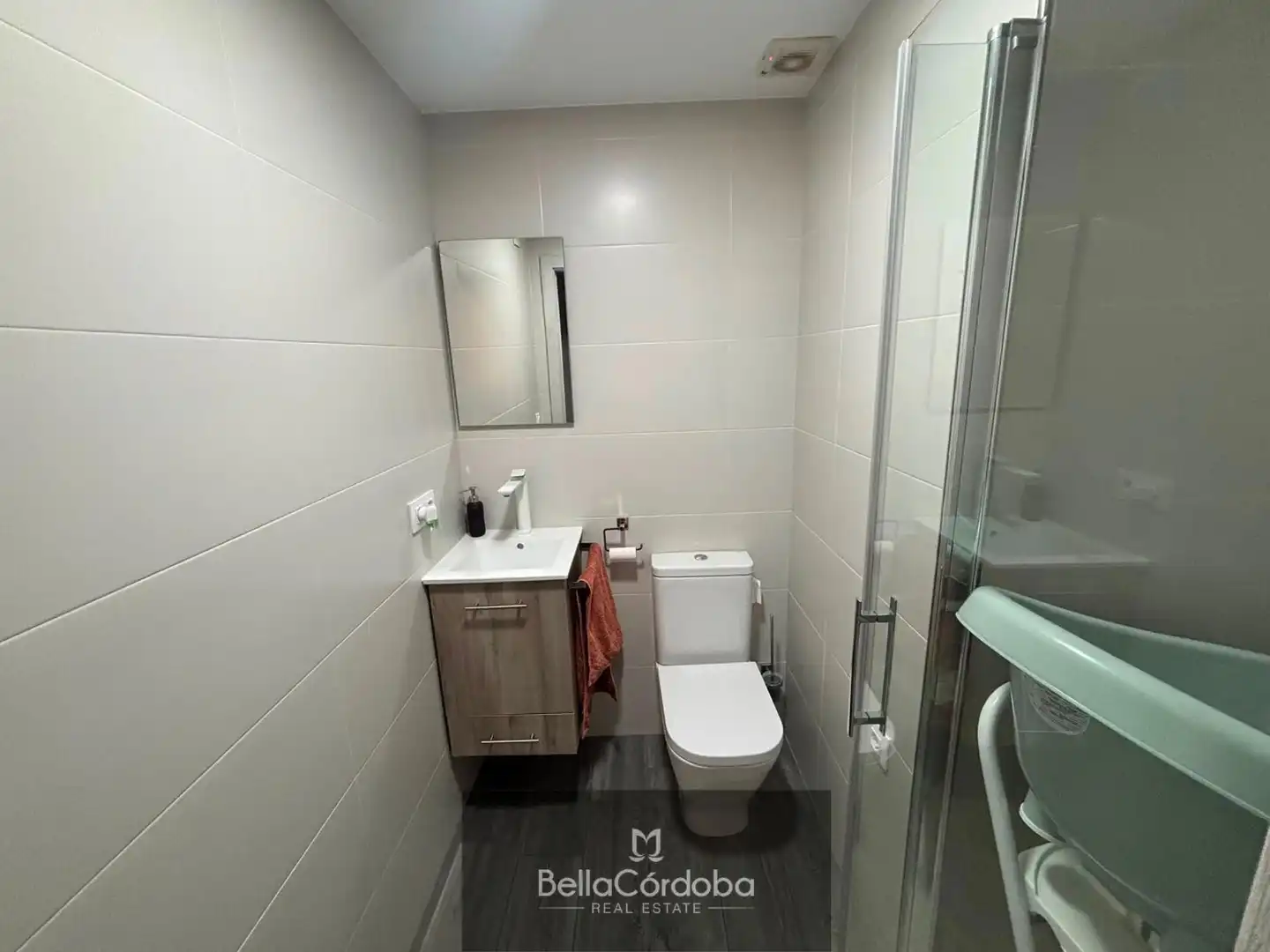 Bathroom of Flat for sale in Córdoba  with Air Conditioner, Heating and Terrace