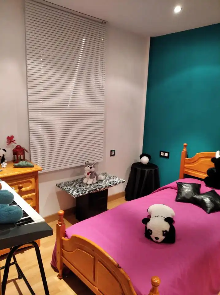 Schlafzimmer von Erdgeschoss zum Verkauf in Plasencia mit Möbliert