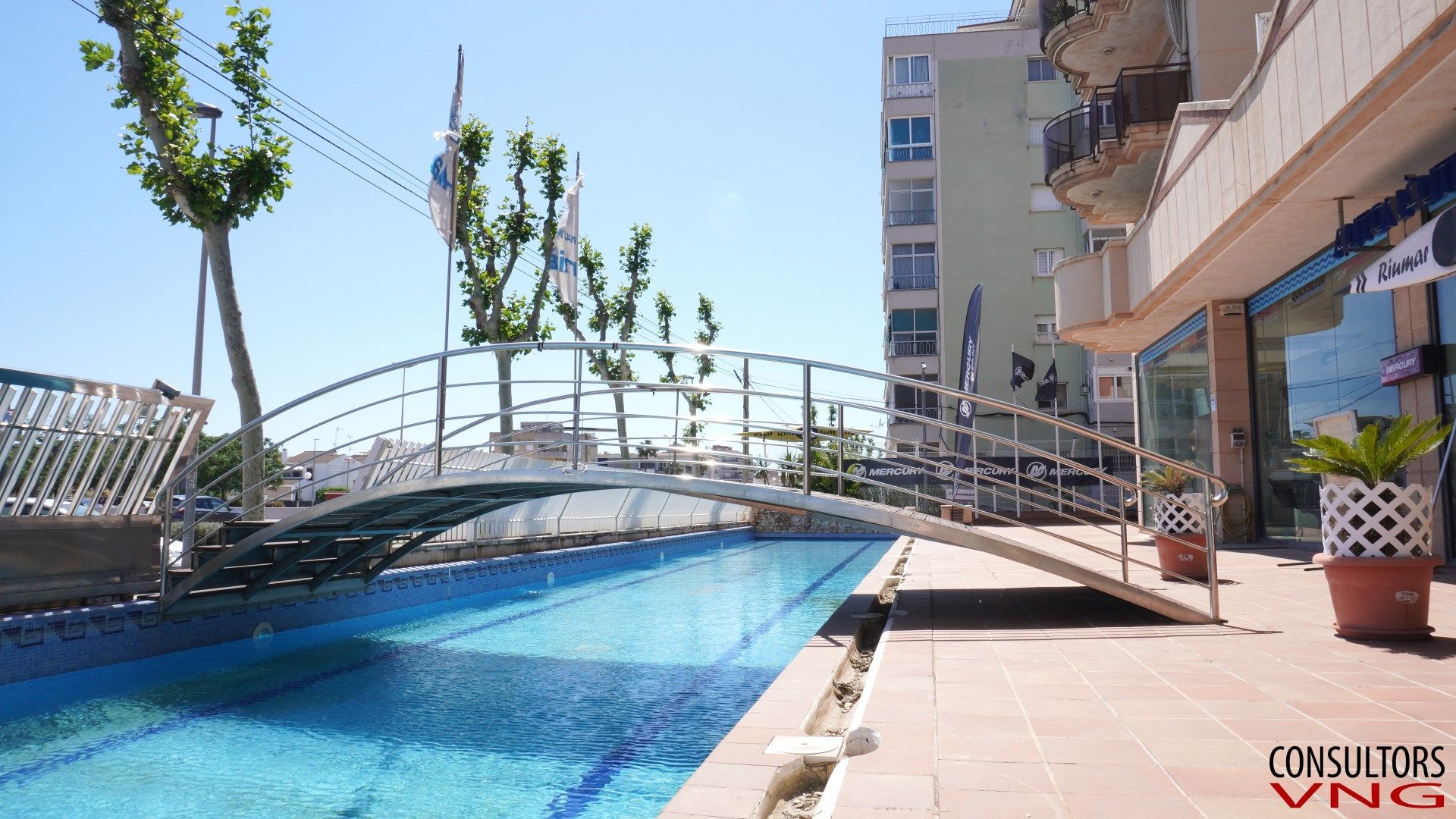 Swimming pool of Premises for sale in Cunit