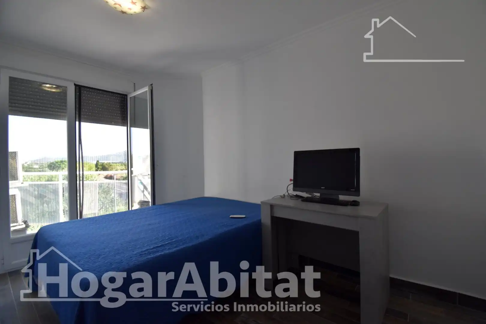 Habitación de Casa adosada en venta en Guardamar de la Safor con Terraza, Trastero y Balcón