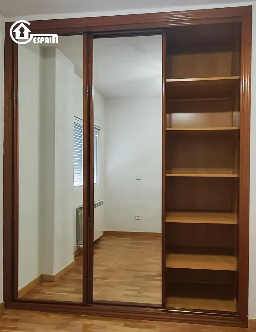 Habitación de Piso en venta en Madrid con Calefacción y Parquet